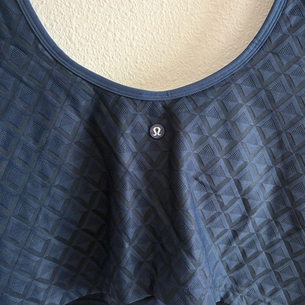 NWT Lululemon Textured Mesh Tennis Tank Top Cropped Women’s XL Club Blue